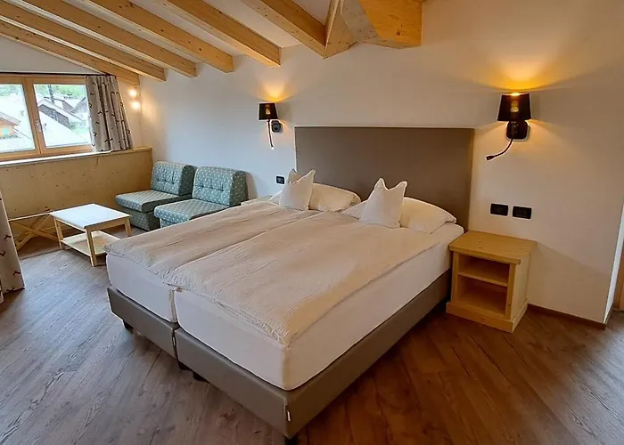 ホテル La Campagnola カナツェーイ