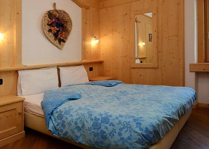 ホテル La Campagnola カナツェーイ